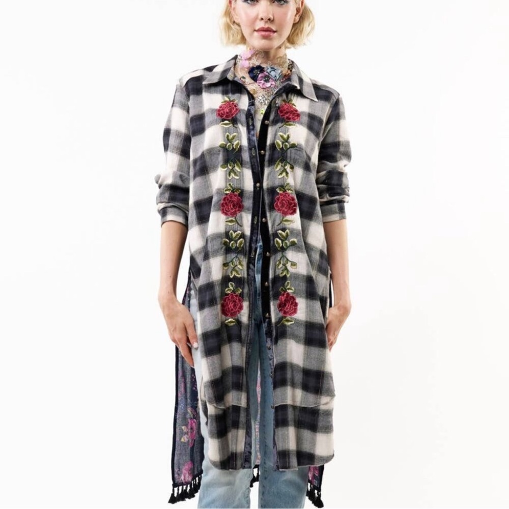 Aratta Black and White Plaid Long Shirt with Floral Embroidery